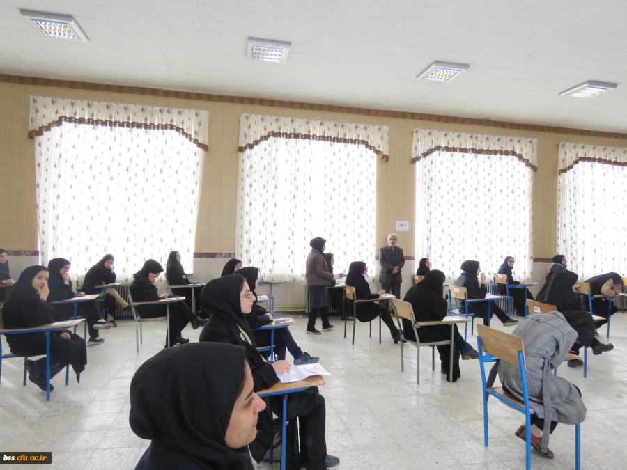 همزمان با یه صدا درآمدن زنگ انقلاب برگزارشد:
پذیرایی از دانشجویان حاضر در جلسه امتحان 2