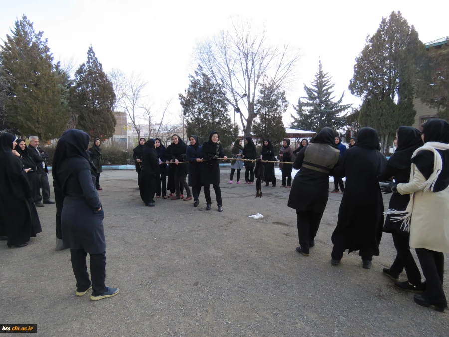 به مناسبت بزرگداشت دهه فجر برگزارشد:
مسابقه ورزشی طناب کشی و دو و میدانی (ویژه دانشجو معلمان) 2