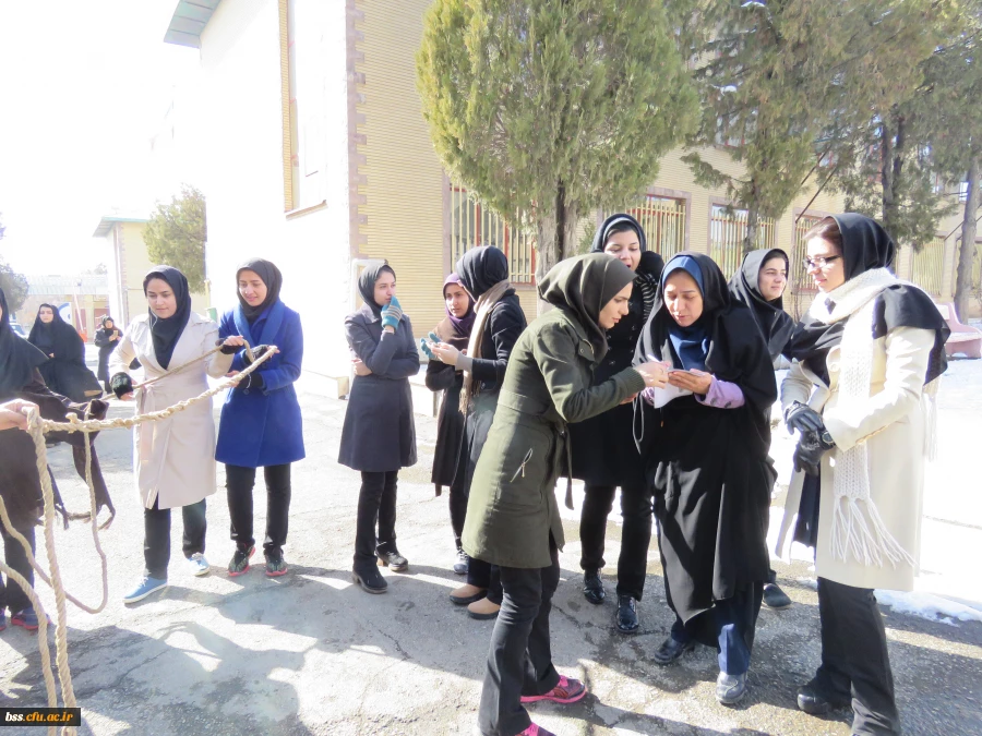 به مناسبت بزرگداشت دهه فجر برگزارشد:
مسابقه ورزشی طناب کشی و دو و میدانی (ویژه دانشجو معلمان) 2