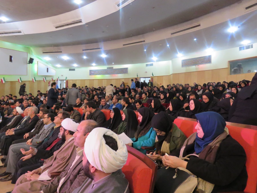 شرکت  کارکنان  و  دانشجو معلمان  در مراسم  مشترک   دانشگاهیان  استان  به  مناسبت  دهه  فجر 2