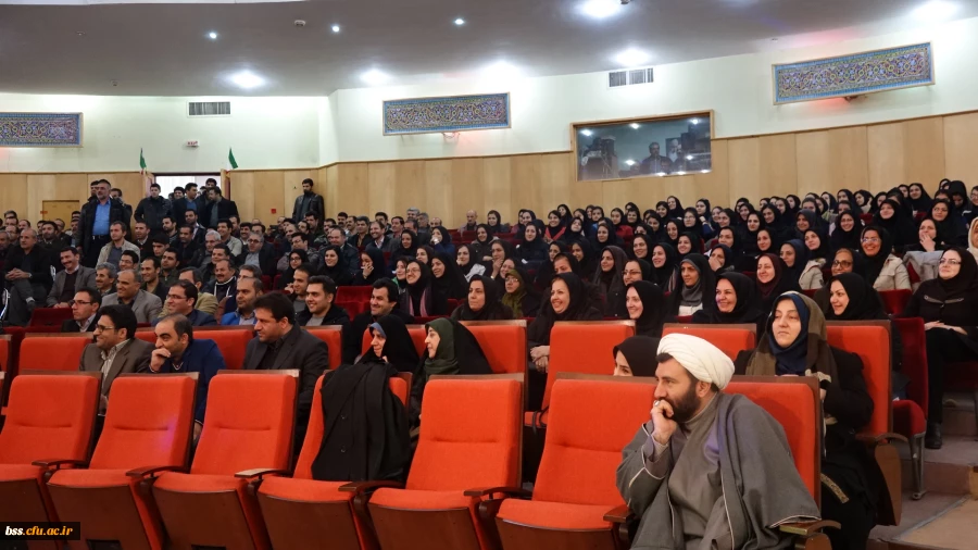 شرکت  کارکنان  و  دانشجو معلمان  در مراسم  مشترک   دانشگاهیان  استان  به  مناسبت  دهه  فجر 10