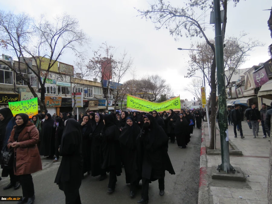 حضور حماسی اساتید ، کارکنان و دانشجو معلمان    پردیس بنت الهدی صدر  در راهپیمایی  یوم ا... 22 بهمن 95 5