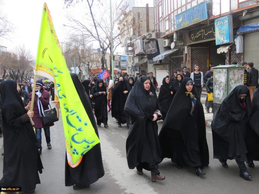 حضور حماسی اساتید ، کارکنان و دانشجو معلمان    پردیس بنت الهدی صدر  در راهپیمایی  یوم ا... 22 بهمن 95 10