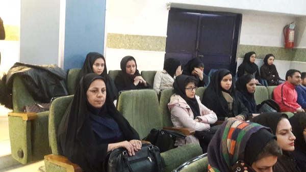 شرکت دانشجو معلمان در همایش:
  نقش دانشجویان در اجتماعی شدن مبارزه با مواد مخدر در استان کردستان 3