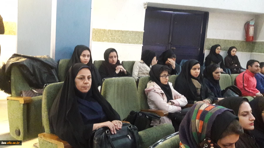 شرکت دانشجو معلمان در همایش:
  نقش دانشجویان در اجتماعی شدن مبارزه با مواد مخدر در استان کردستان 3