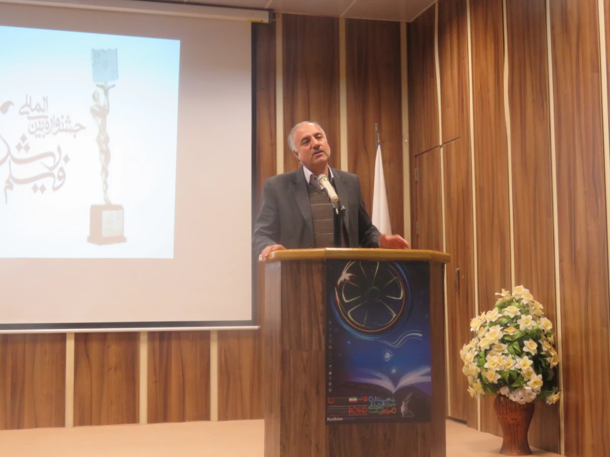 اولین روز اکران فیلم  های علمی،آموزشی و تربیتی رشد در پردیس بنت الهدی صدر 5