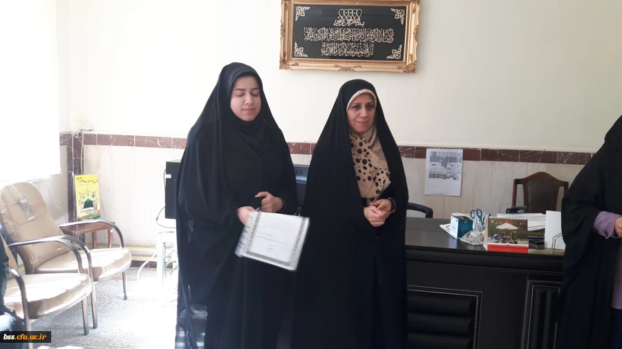 اهداء لوح تقدیر بزه برگزیدگان مسابقات    ورزشی و هنری ویژه دهه فجر 8