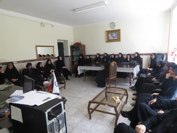 تقدیر از دانشجومعلمان برنده در مسابقات دهه فجر و روز پدر 3