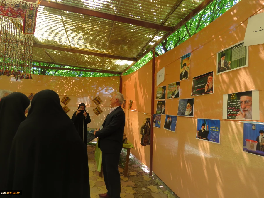 بازدید دکتر معروفی  و هیآت همراه ایشان درا معیت دکتر ظهیری از نمایشگاه جواهرانه به روایت تصویر 2