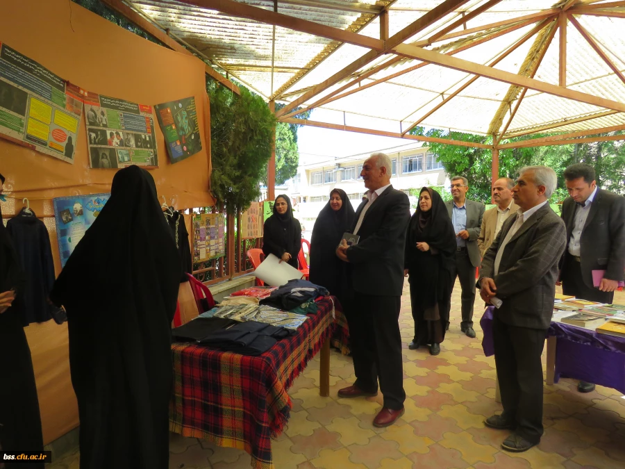 بازدید دکتر معروفی در معیت سرپرست پردیس از نمایشگاه  جواهرانه به روایت تصویر 8