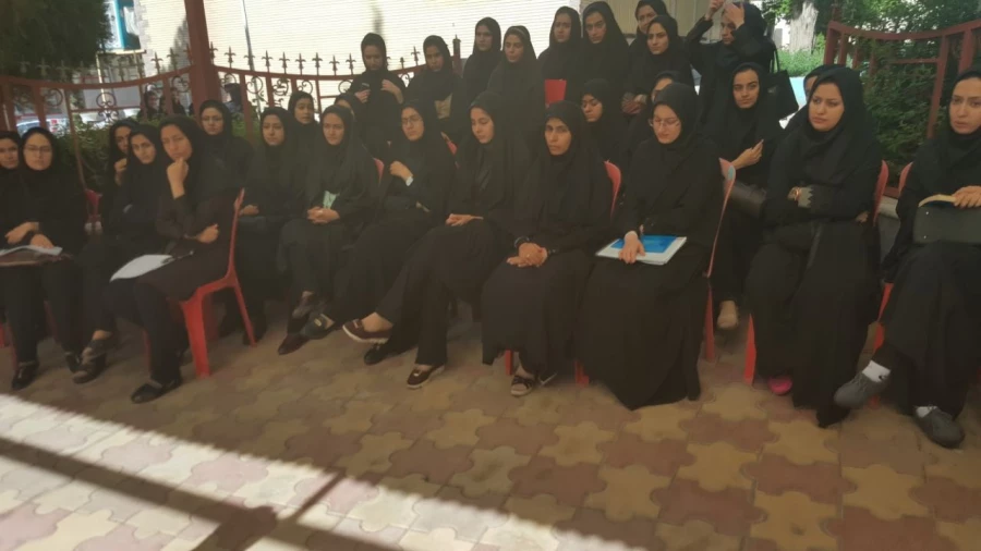 نشست  معرفی کتاب  با دکتر فرشاد مرادی  در  کافه کتاب  نمایشگاه جواهرانه 4