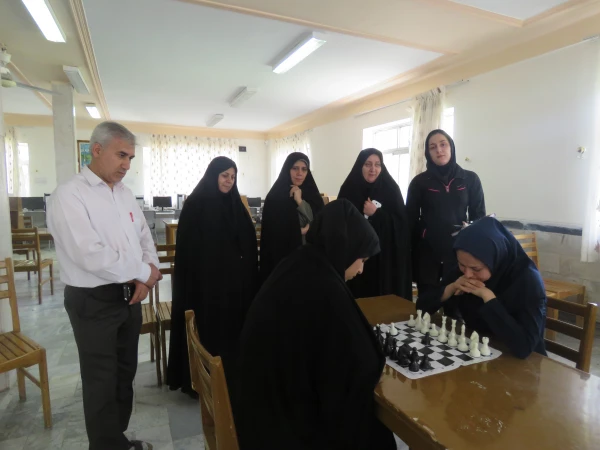 در پردیس بنت الهدئ کردستان برگزار شد:
مسابقه شطرنج انفرادی 5