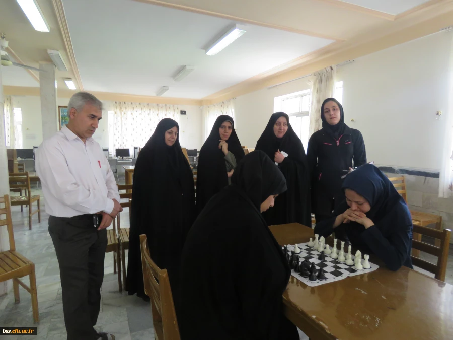 در پردیس بنت الهدئ کردستان برگزار شد:
مسابقه شطرنج انفرادی 5