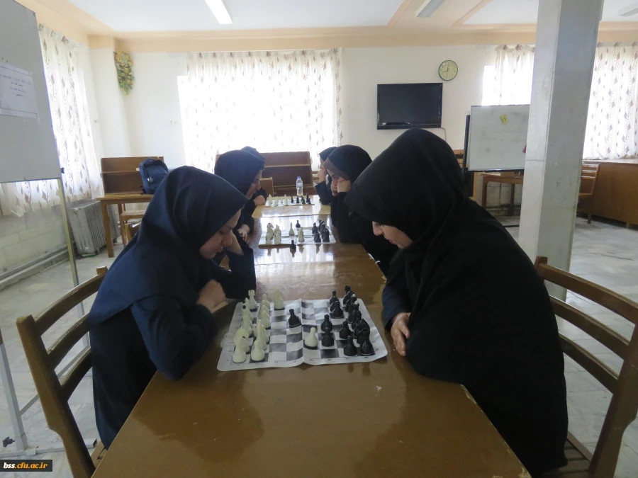 در پردیس بنت الهدئ کردستان برگزار شد:
مسابقه شطرنج انفرادی 10