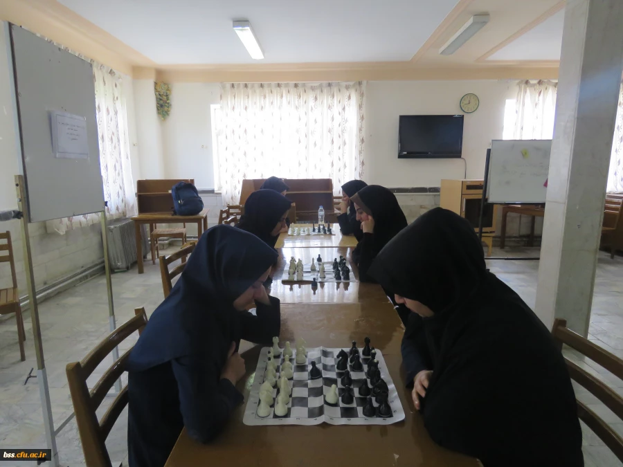 در پردیس بنت الهدئ کردستان برگزار شد:
مسابقه شطرنج انفرادی 11