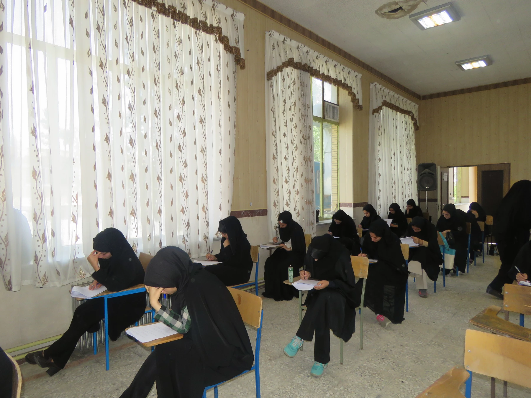 برگزاری مسابقات رشته های کتبی بیست و هفتمین جشنواره فرهنگی دانشجو معلمان 3