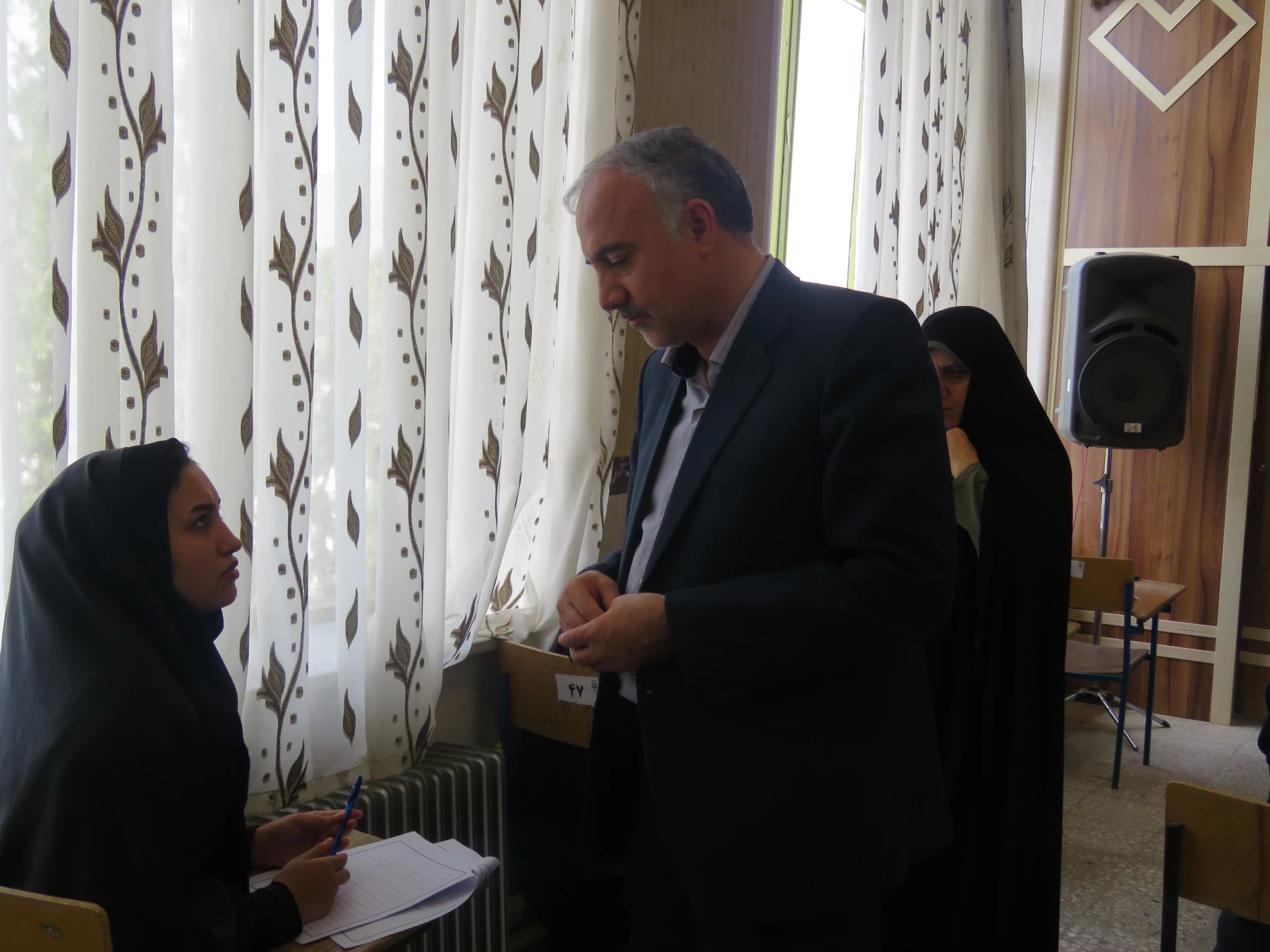 برگزاری مسابقات رشته های کتبی بیست و هفتمین جشنواره فرهنگی دانشجو معلمان 6