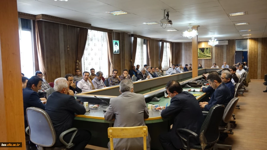 با حضور دکتر معروفی مدیریت دانشگاه فرهنگیان کردستان و اساتید موظف ومدعو برگزار شد:

بررسی مسائل آموزشی پردیس شهید مدرس سنندج 3