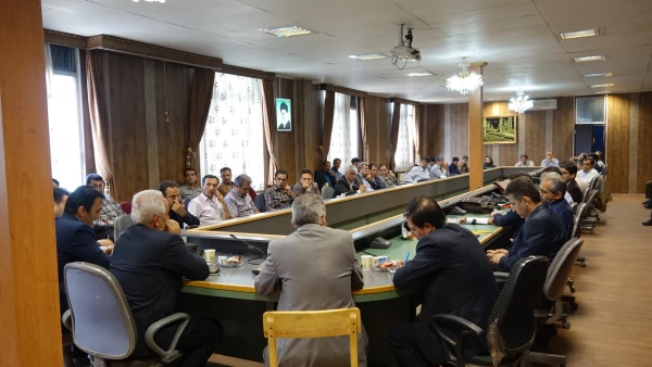 با حضور دکتر معروفی مدیریت دانشگاه فرهنگیان کردستان و اساتید موظف ومدعو برگزار شد:

بررسی مسائل آموزشی پردیس شهید مدرس سنندج 3