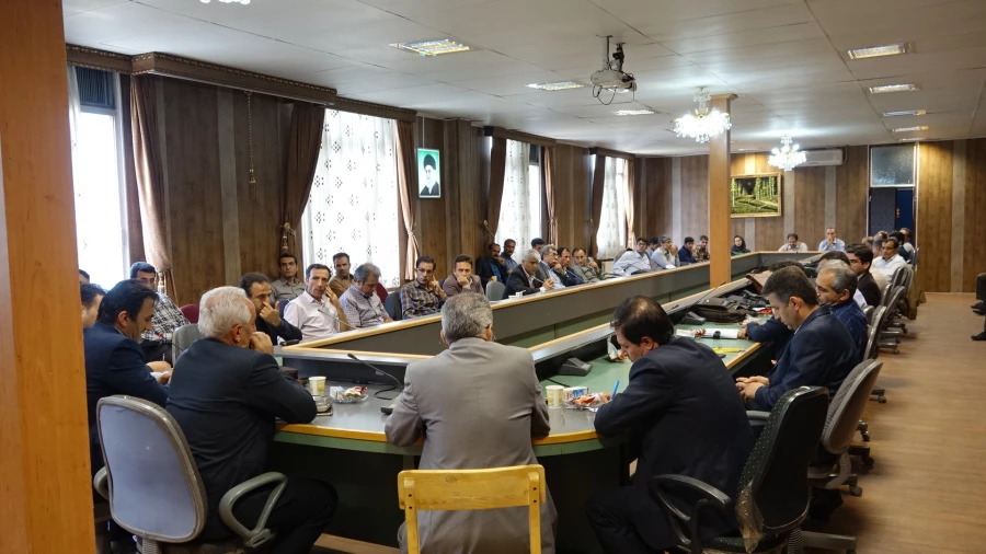 با حضور دکتر معروفی مدیریت دانشگاه فرهنگیان کردستان و اساتید موظف ومدعو برگزار شد:

بررسی مسائل آموزشی پردیس شهید مدرس سنندج 3