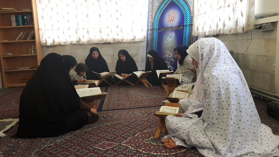 در پردیس بنت الهدی صدر برگزار می شود
 جرءخوانی هر روز قرآن کریم 3