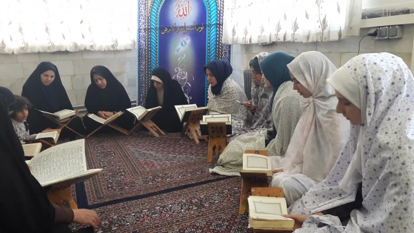 در پردیس بنت الهدی صدر برگزار می شود
 جرءخوانی هر روز قرآن کریم 2