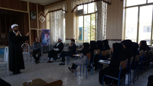 در پردیس بنت الهدی صدر برگزار شد:
دوره آموزش ضمن خدمت سفیران نماز ویژه دانشجویان ورودی 92 2