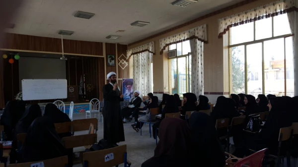 در پردیس بنت الهدی صدر برگزار شد:
دوره آموزش ضمن خدمت سفیران نماز ویژه دانشجویان ورودی 92 2