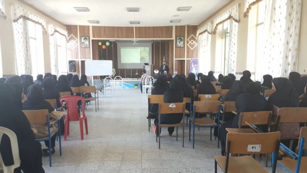 در پردیس بنت الهدی صدر برگزار شد:
دوره آموزش ضمن خدمت سفیران نماز ویژه دانشجویان ورودی 92 2