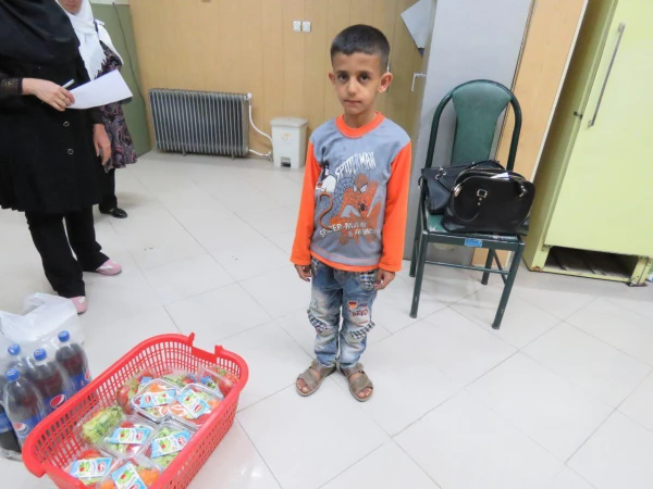 کانو خیریه همدلی برگزار کرد:
توزیع بسته های غذایی  بین ایتام 3