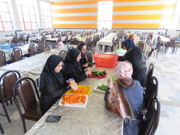 کانو خیریه همدلی برگزار کرد:
توزیع بسته های غذایی  بین ایتام 6