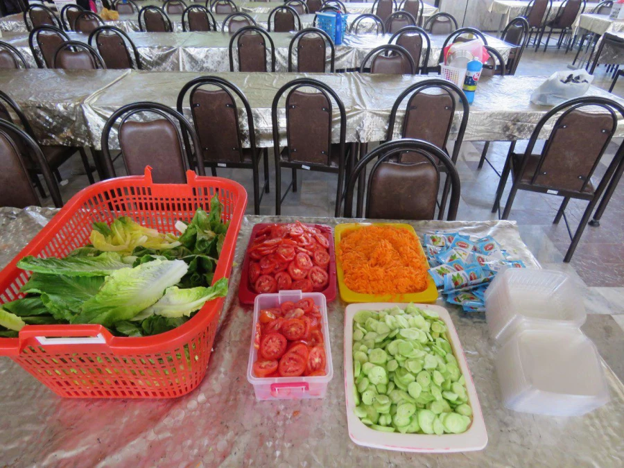 کانو خیریه همدلی برگزار کرد:
توزیع بسته های غذایی  بین ایتام 8