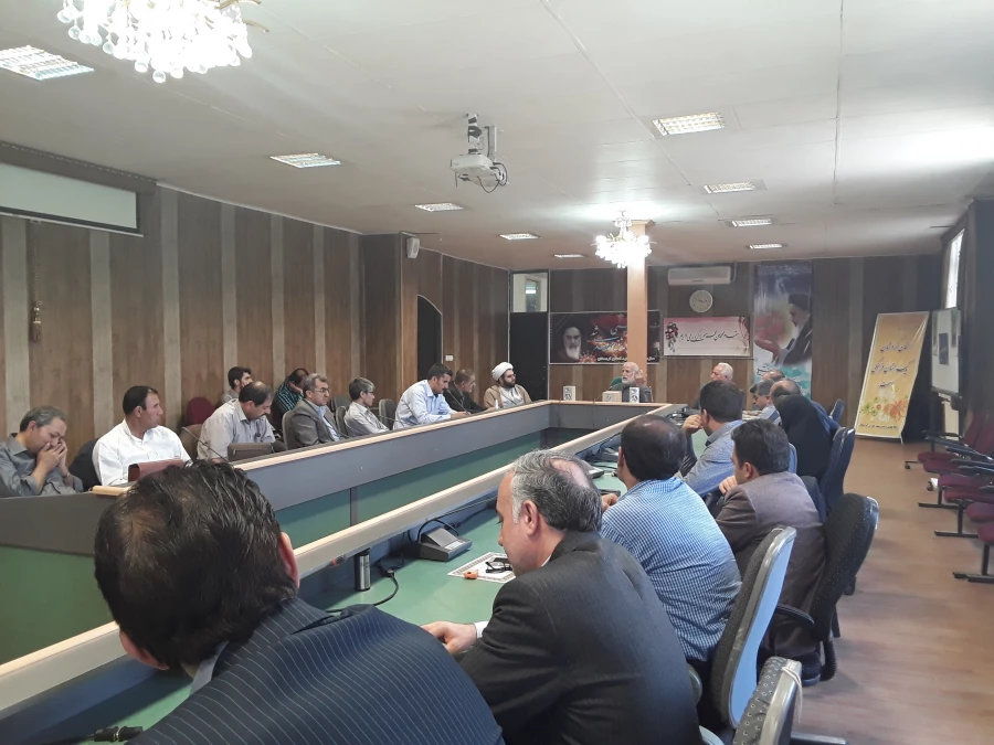 نشست هم اندیشی در پردیس شهید مدرس برگزار شد:

بررسی اندیشه های حضرت امام (ره) 2