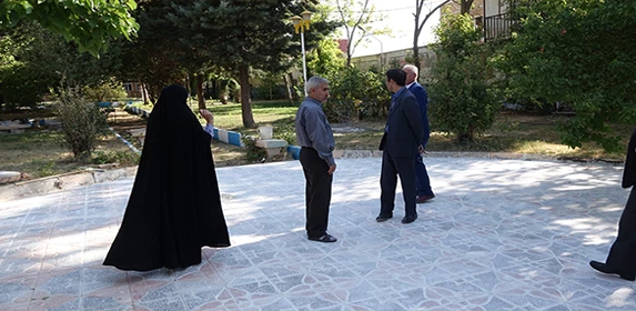 در بازدید دکتر معروفی انجام شد:

انجام مراحل موزاییک فرش محوطه فضای سبز پردیس بنت الهدی صدر سنندج 2