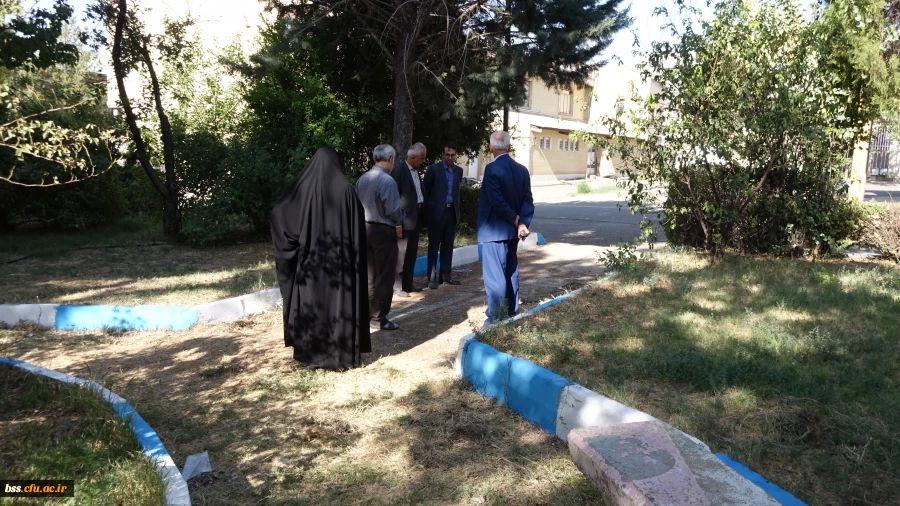 در بازدید دکتر معروفی انجام شد:

انجام مراحل موزاییک فرش محوطه فضای سبز پردیس بنت الهدی صدر سنندج 2