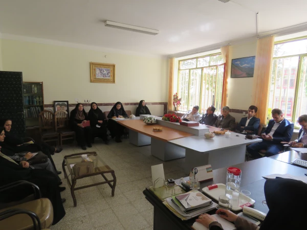 جلسه هماهنگی و برنامه ریزی  اساتید برای سال تحصیلی 97-1396 3