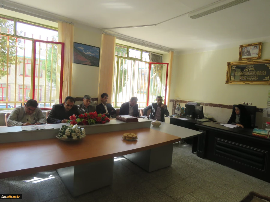 جلسه هماهنگی و برنامه ریزی  اساتید برای سال تحصیلی 97-1396 6