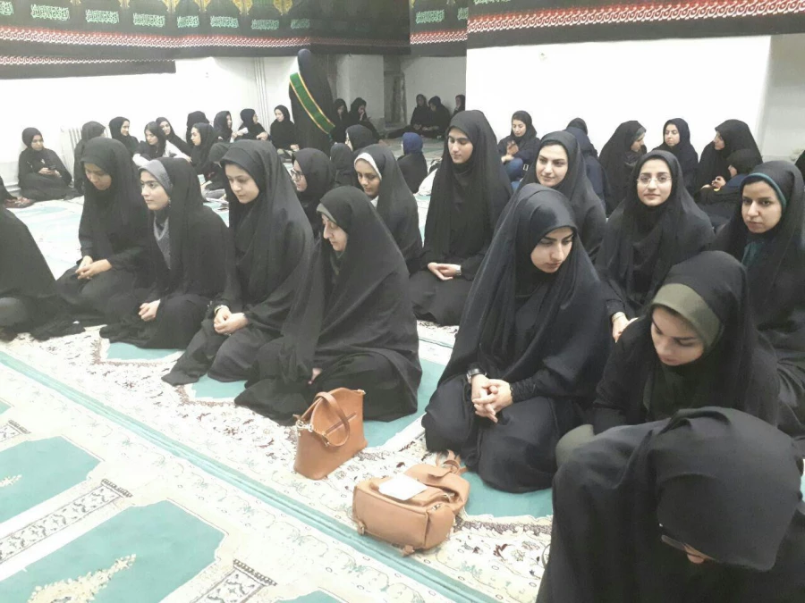 حضور  معاون  آموزشی ، فرهنگی و پژوهشی پردیس با دانشجویان در مراسم عزاداری دانشگاه کردستان 2