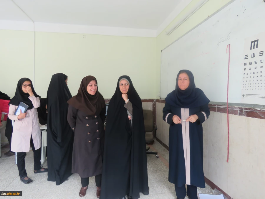 انجام معاینات لازم و تکمیل کارنامه سلامت دانشجویان توسط پزشک پردیس 2