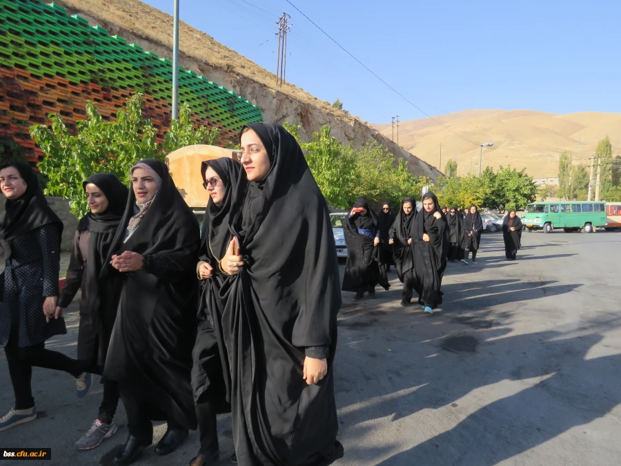 به مناسبت هفته تربیت بدنی برگزار شد
همایش پیاده روی با شرکت کارکنان ودانشجویان پردیس بنت الهدی صدر 2