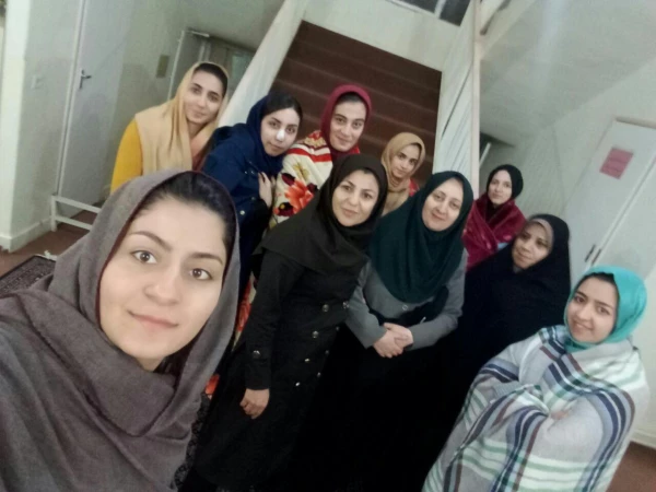 حضور دکتر معروفی در بین دانشجویان پس از وقوع زلزله دیشب 3