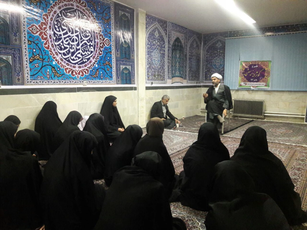 بسیج دانشجویی برگزار کرد .
نشستی با حضور حاج اقا باباشاهی مسئول نماینده ی ولی فقیه در بسبج دانشجویی  2