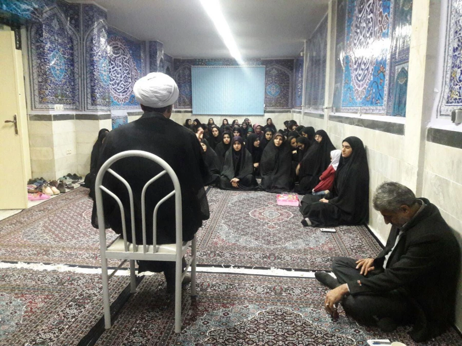 بسیج دانشجویی برگزار کرد .
نشستی با حضور حاج اقا باباشاهی مسئول نماینده ی ولی فقیه در بسبج دانشجویی  7