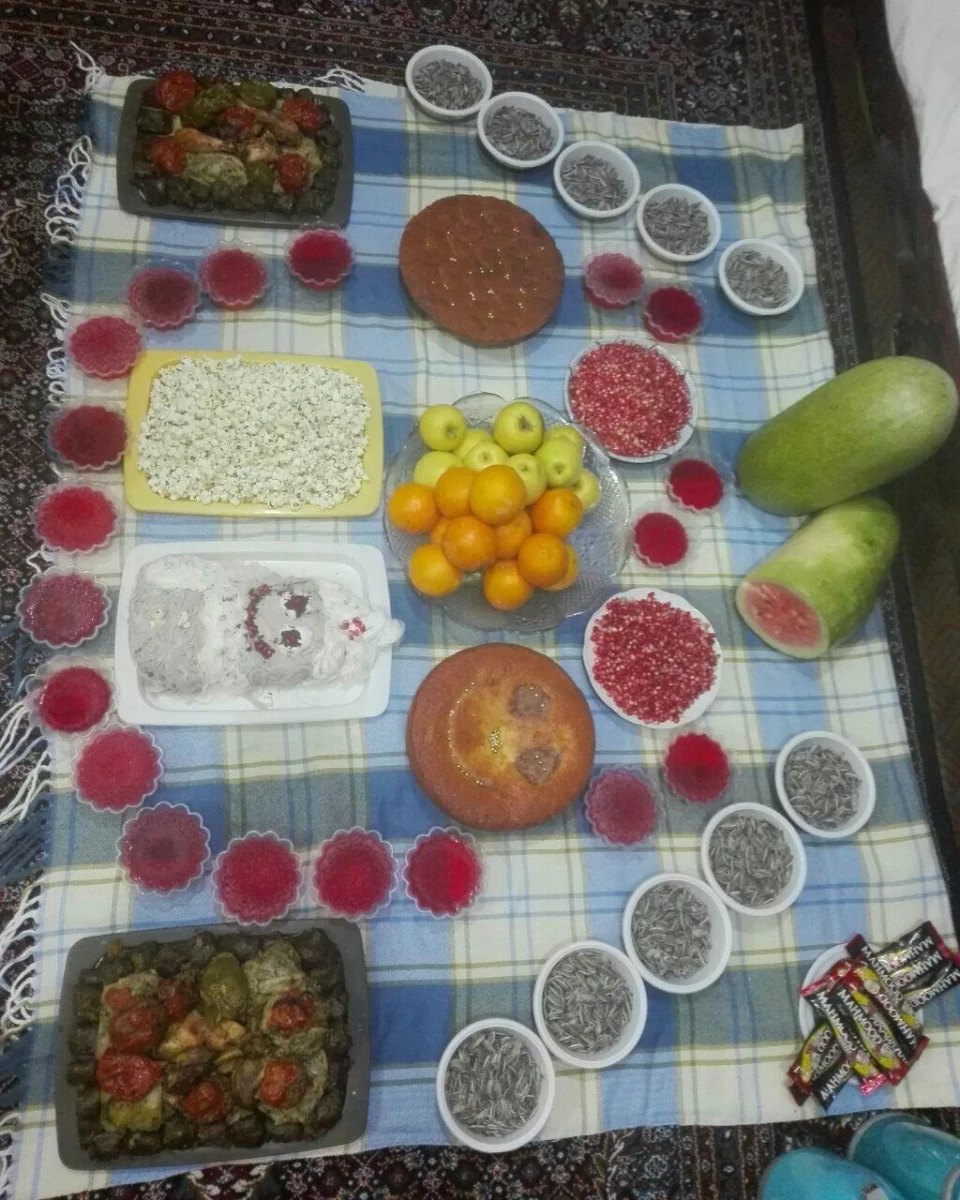 به همت کانون ایرانگردی و ایانشناسی برگزار شد :
مراسم شب یلدا 2