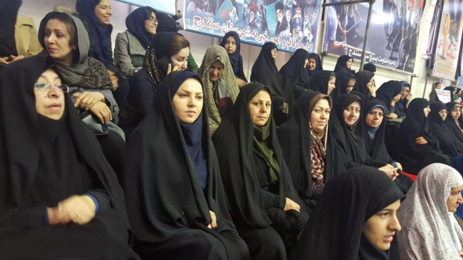 حضور کارکنان پردیس بنت الهدی صدر درمراسم حماسه 9 دی 3