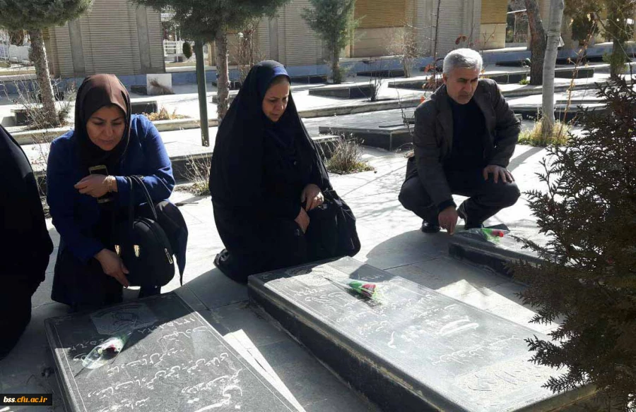 به مناسبت بزگداشت دهه فجر برگزار شد:
غبارروبی و زیارت مزار شهدا 2