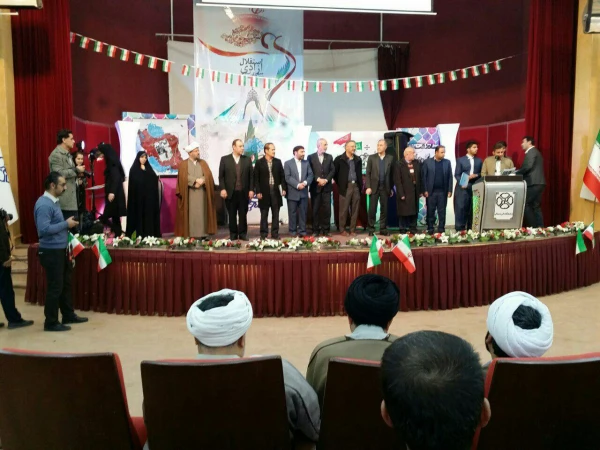 برگزاری برنامه مشترک دانشگاهیان استان کردستان به مناسبت گرامی داشت سالگردپیروزی انقلاب اسلامی درمحل سالن مولوی دانشگاه کردستان