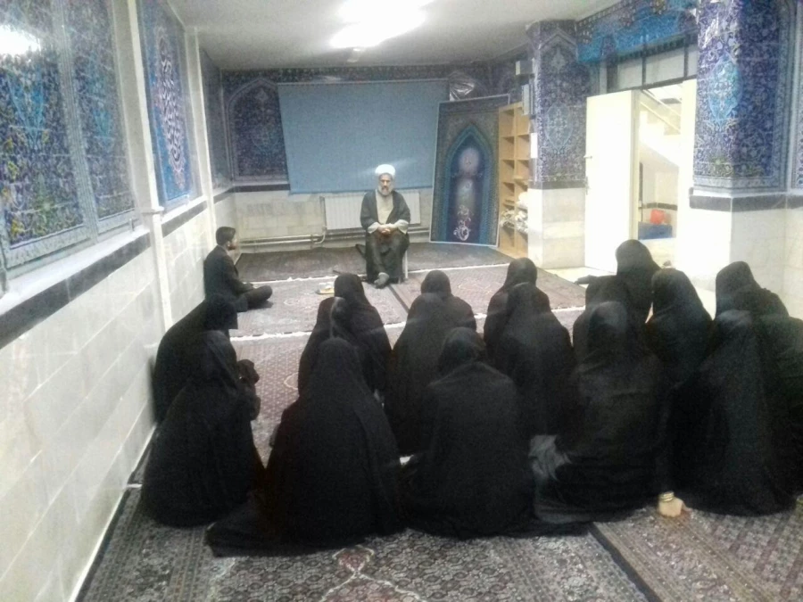 با همکاری بیسج دانشجویی و هیات فاطمیه برگزار شد .
کارگاه تفسیر قرآن 3