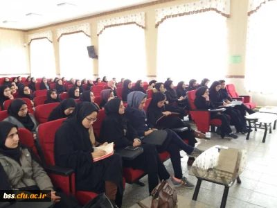 در پردیس بنت الهدی صدر سنندج برگزار شد :

کارگاه پیشگیری و درمان اضطراب جدایی در کودکان با حضور دکتر ویسانی