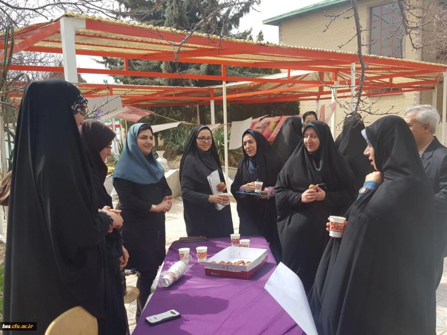 در محوطه پردیس بنت الهدی صدر برگزار گردید: 

برگزاری ایستگاه صلواتی به مناسبت میلاد فاطمه زهرا سلام الله علیها و تولد حضرت امام خمینی(ره) 2